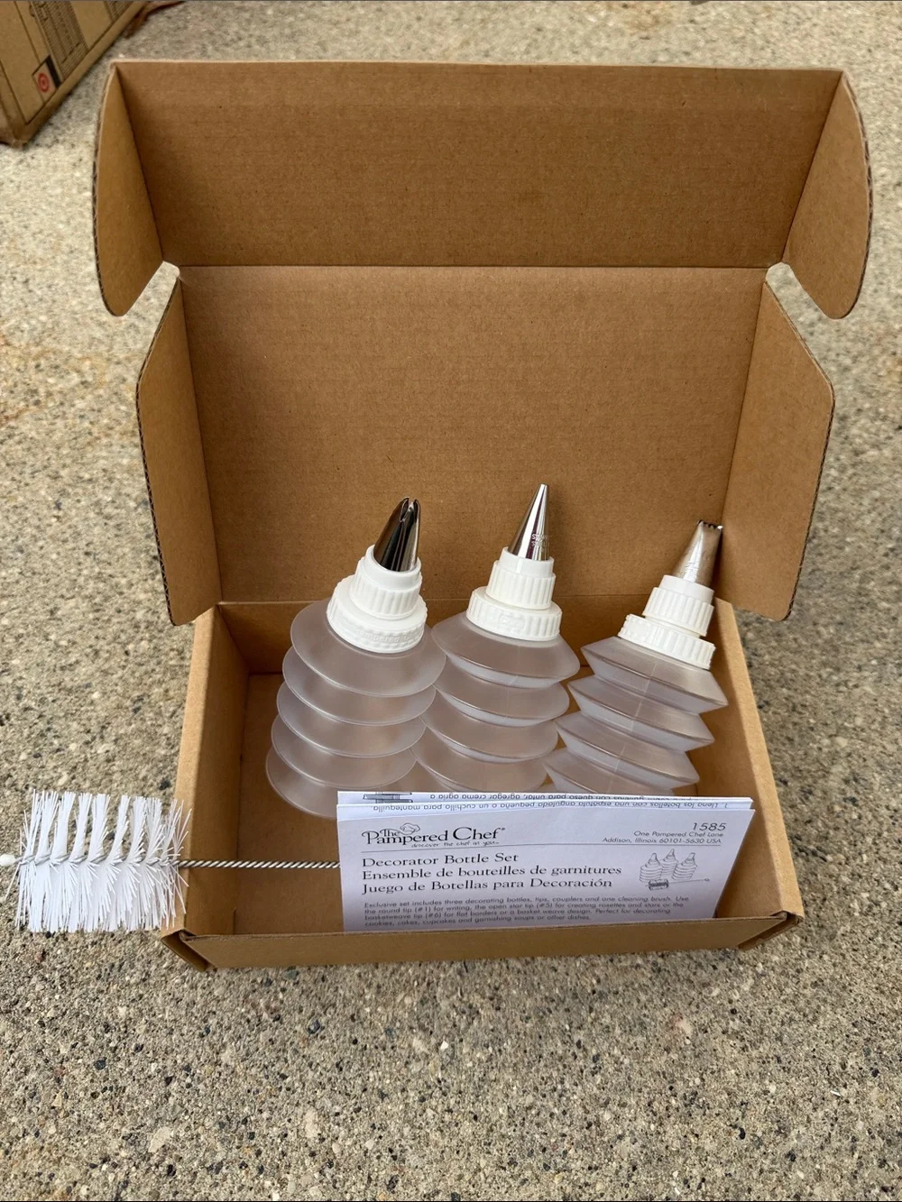 Pampered Chef Decorator Bottle Set